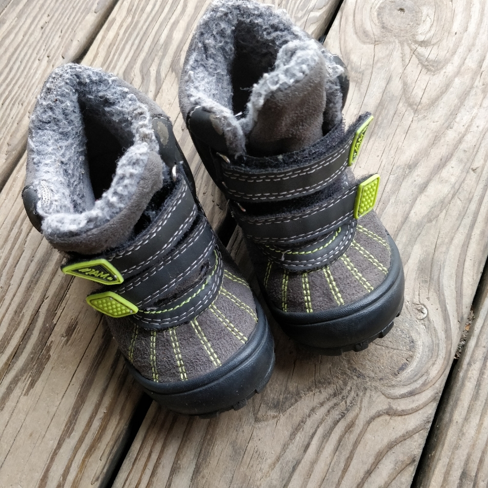 Toddler boot hiking trail sneaker